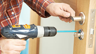 Automotive Locksmith at Hollywood Dell Los Angeles, California